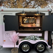 Retro Mobile Horsebox Bar