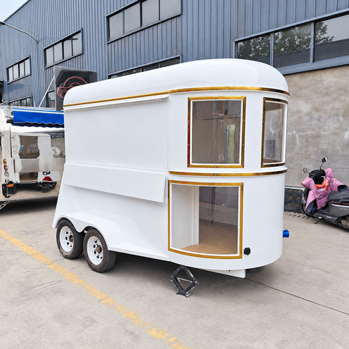 White twin axle horsebox - twin,